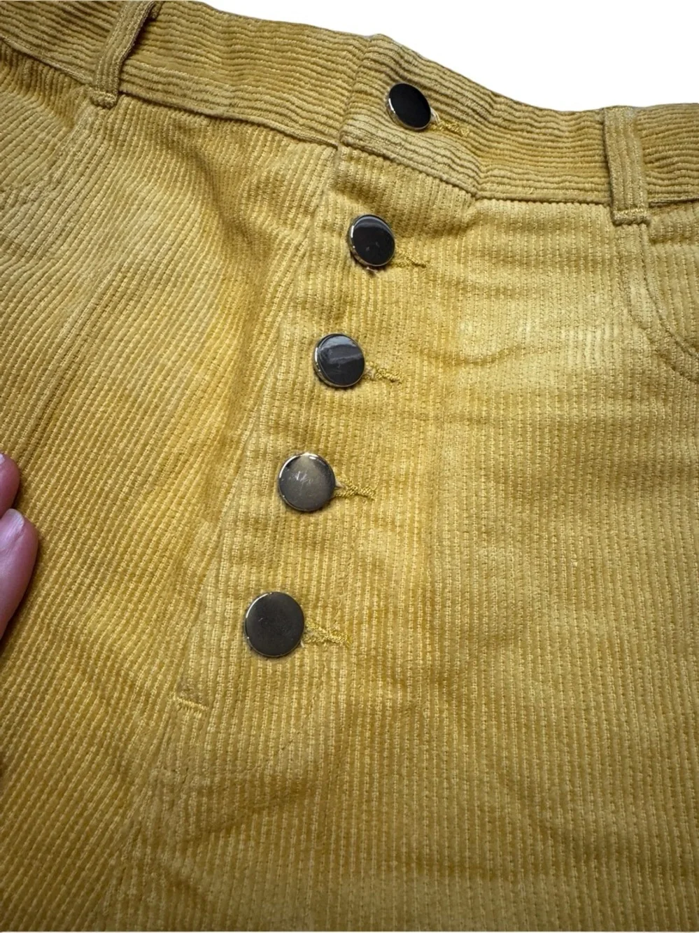 ✨💛 Revolve Sample Mustard Corduroy Button Front Shorts XS/S 💛✨